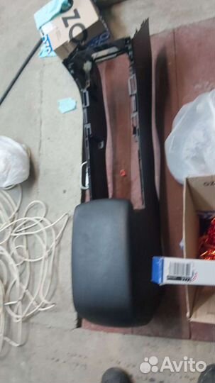 Подлокотник центральная консоль Мазда 6 gh