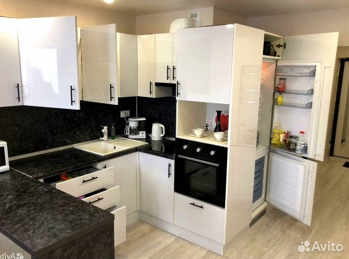 Кухонный гарнитур угловой в потолок на заказ