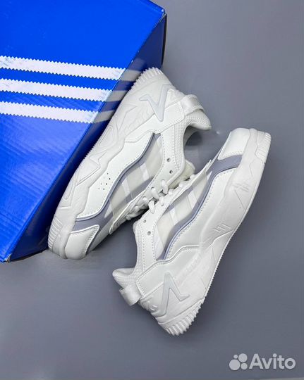 Кроссовки женские Adidas