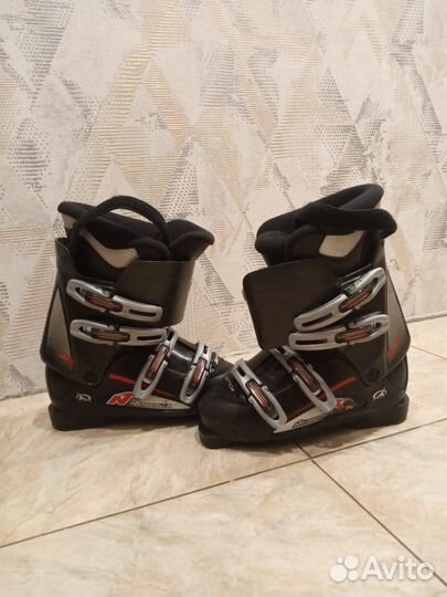 Горнолыжные ботинки