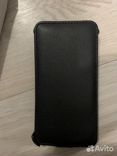 Чехлы на телефон