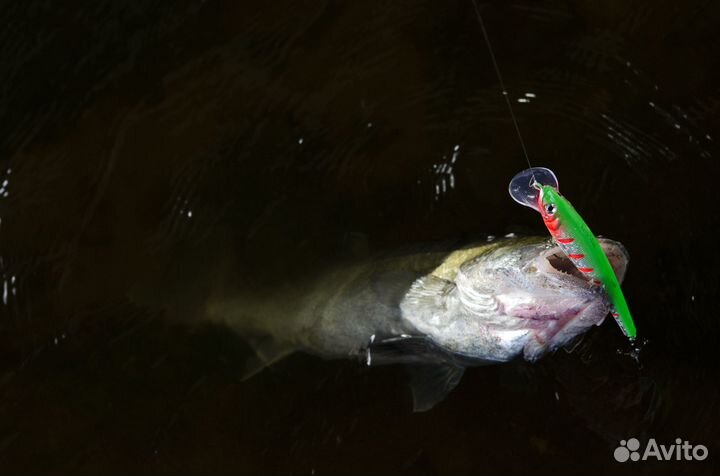 Воблер LureMax stinka 130FDR-047 17 г 2,3-2,8м