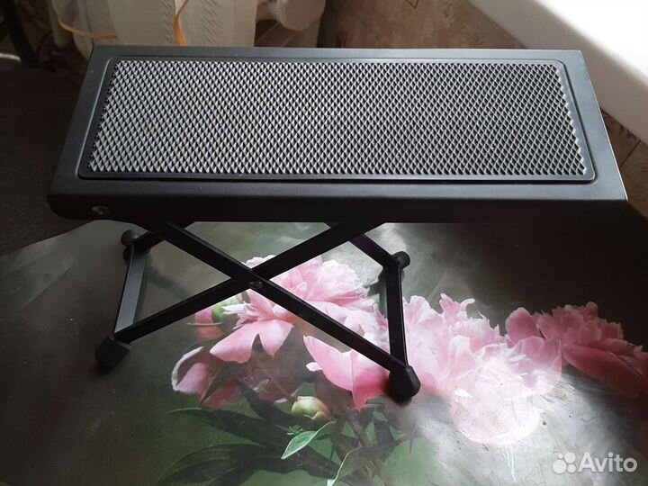 Гитара со встроенным тюнером