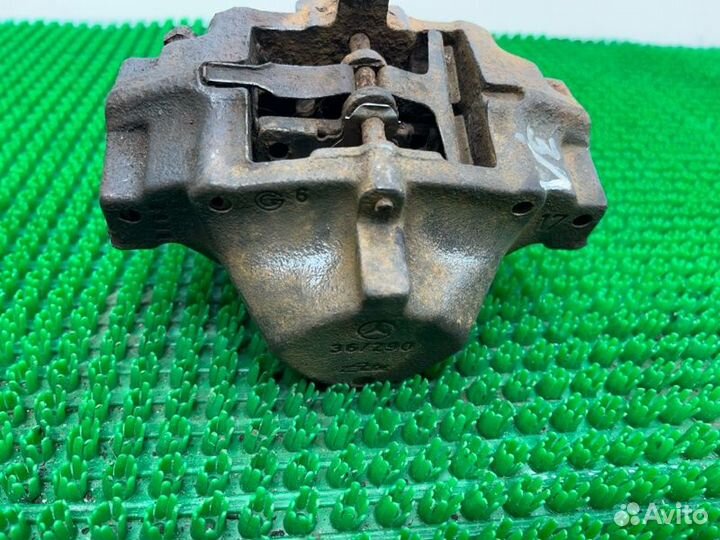 Суппорт задний левый Mercedes-Benz E-Class W210 M