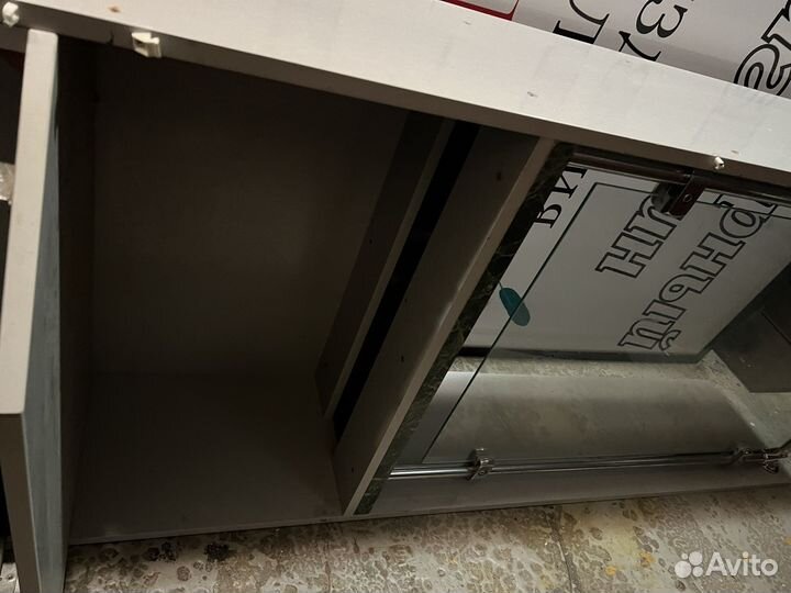 Шкаф под компьютор с полочкой под клавиатуру