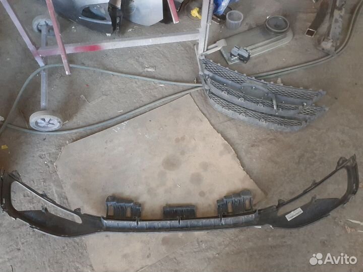 Решетка радиатора нижняя kia sportage 86561-3u000