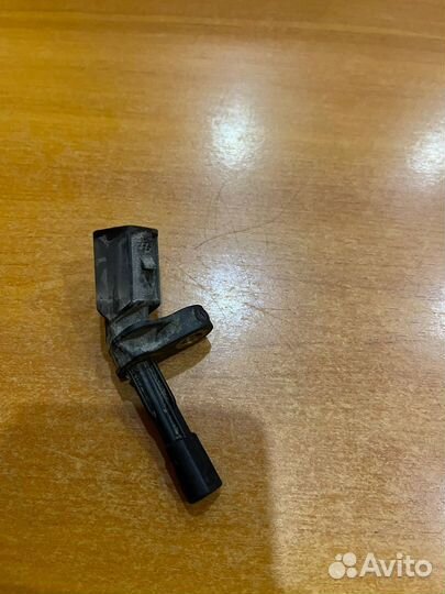 Датчик abs левый Volkswagen Passat B6