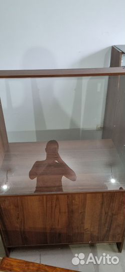 Стеклянная витрина