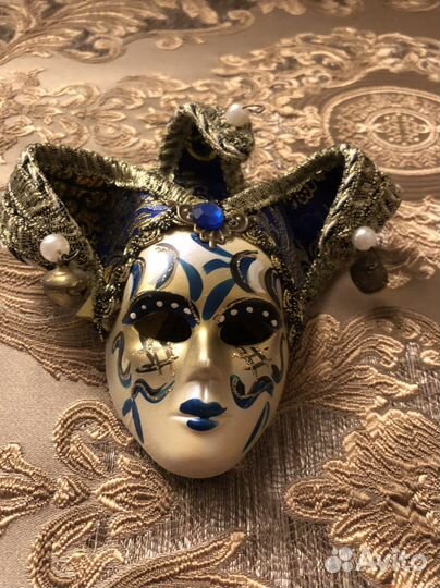 Маска декоративная