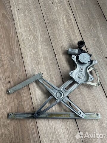 Стеклоподъемник правый Toyota Avensis T250