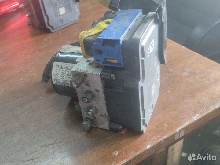 Блок ABS Renault 476601563R