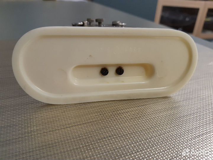 Часы-будильник 