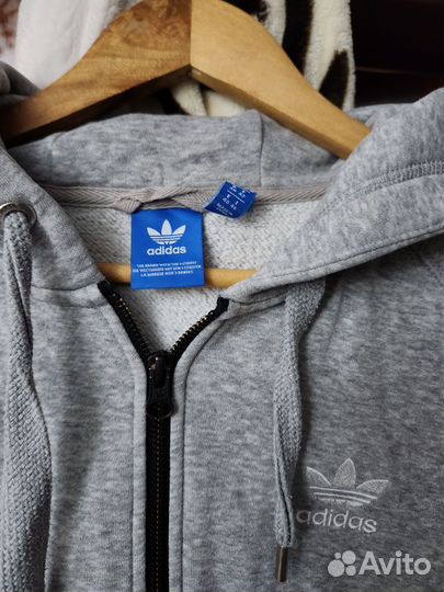 Спортивный костюм женский