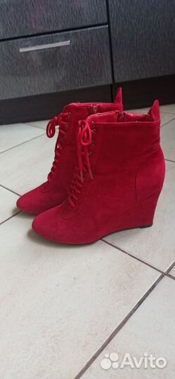 Классные красные ботильоны