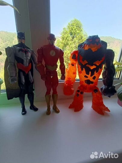 Фигурки супергероев