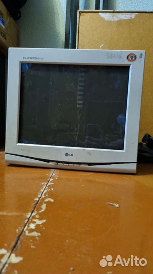 Монитор LG flatron f700p