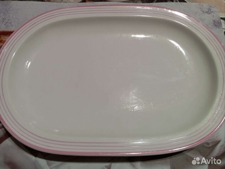 Тарелка овальной формы (фарфор из ГДР)