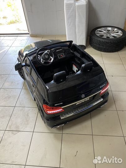 Электрическая машинка детская Mercedes Benz