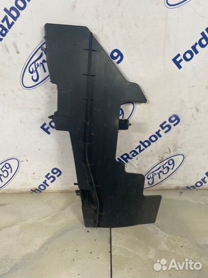 Дефлектор радиатора передний левый Toyota Avensis