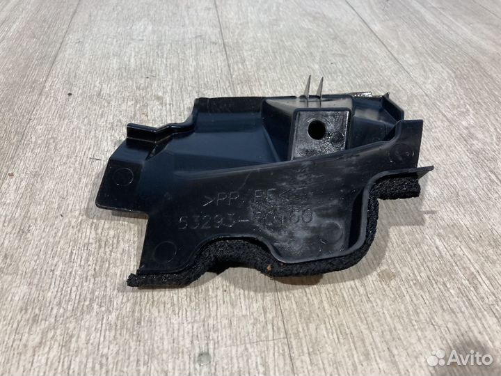 Дефлектор радиатора Toyota Land Cruiser 150 правый