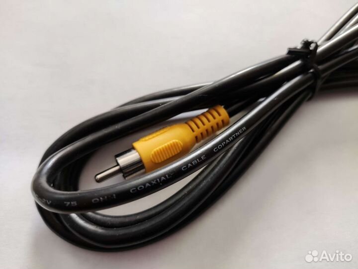 Кабель с разъемами RCA-RCA (тюльпан-тюльпан)