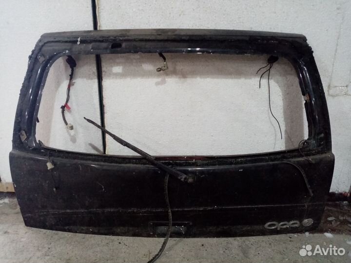 Дверь багажника тойота опа