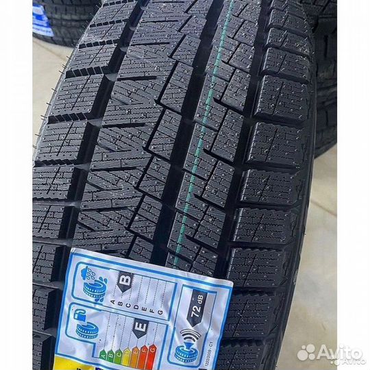 Kapsen SnowShoes AW33 225/45 R17