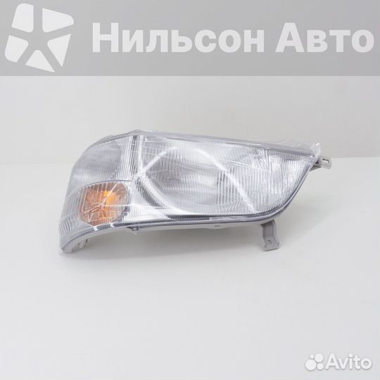 Фара toyota dyna с 1999 г в сборе с габаритом лева