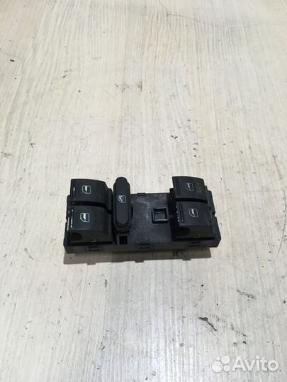 Блок стеклоподъемников Фольксваген Тоуран