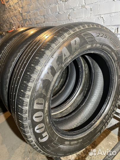 Goodyear EfficientGrip 225/65 R17