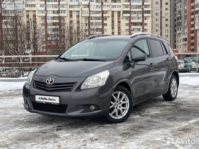 Фото Тойота Версо (Toyota Verso)