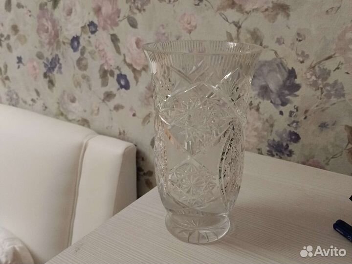 Хрустальная ваза