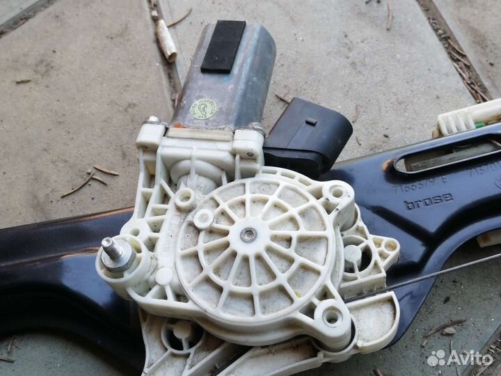 Стеклоподъемник передний левый BMW X5 E70