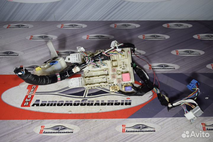 Блок управления рулевой рейкой c Toyota Premio NZT