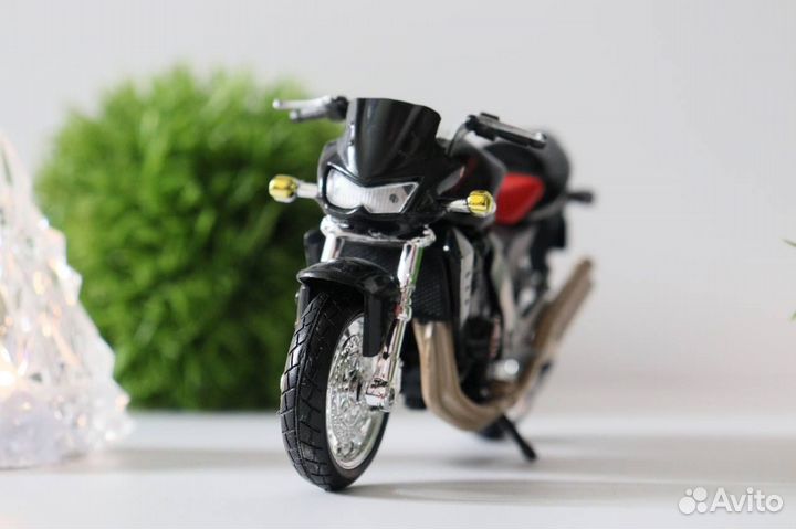 Модель мотоцикла Kawasaki 1000cc