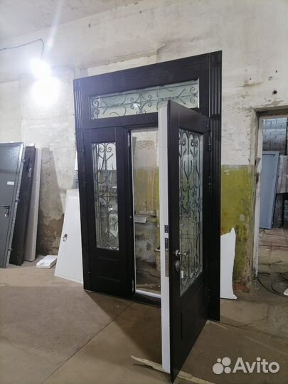 Дверь входная уличная с терморазрывом новая