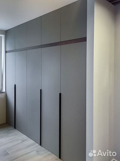 Шкаф распашной на заказ с монтажом