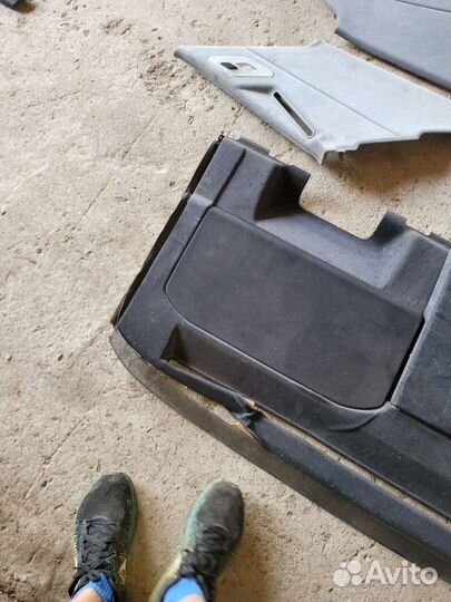 Задняя полка на Мерседес 140