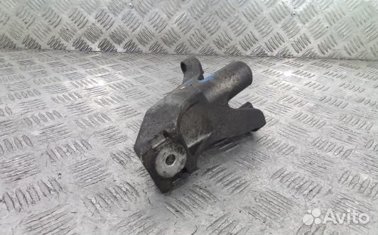 Кронштейн двигателя дизельный audi A4 B7 (LDN26A70