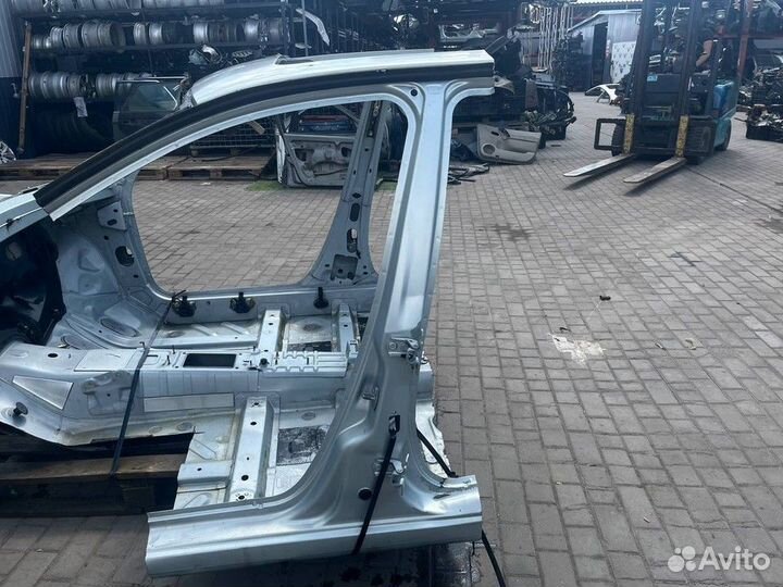 Стойка кузова центральная левая Renault Laguna