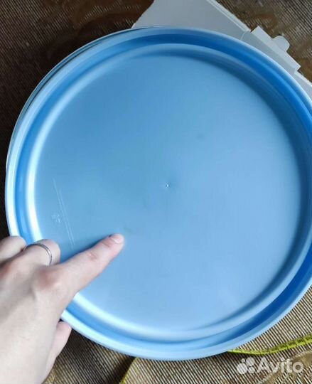 Новый салатник с крышкой D 23