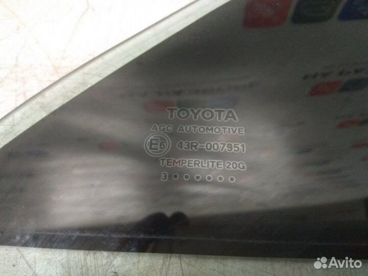 Форточка двери задняя правая Toyota Camry V50