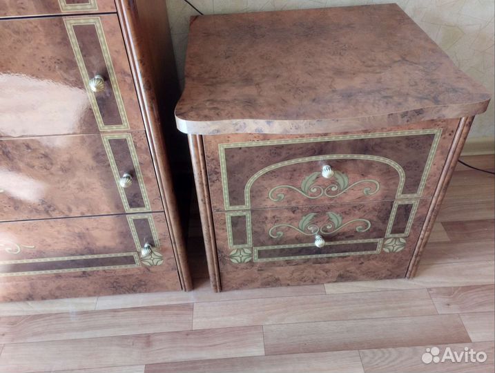 Комод и две тумбочки шатура