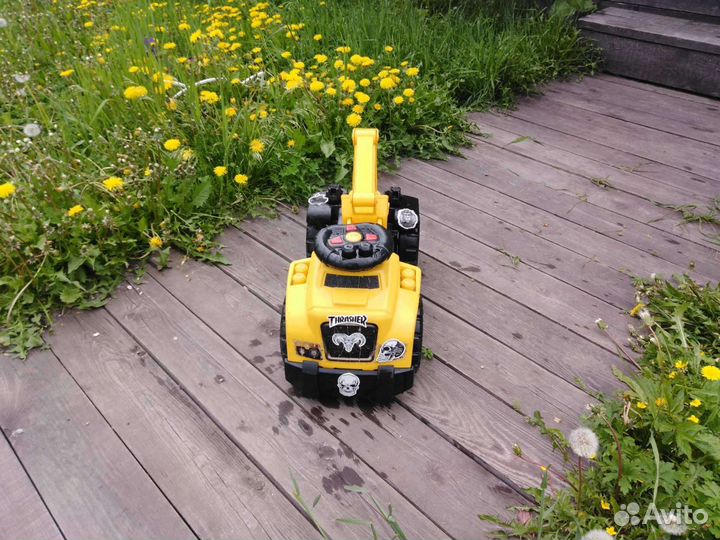 Машинка толокар