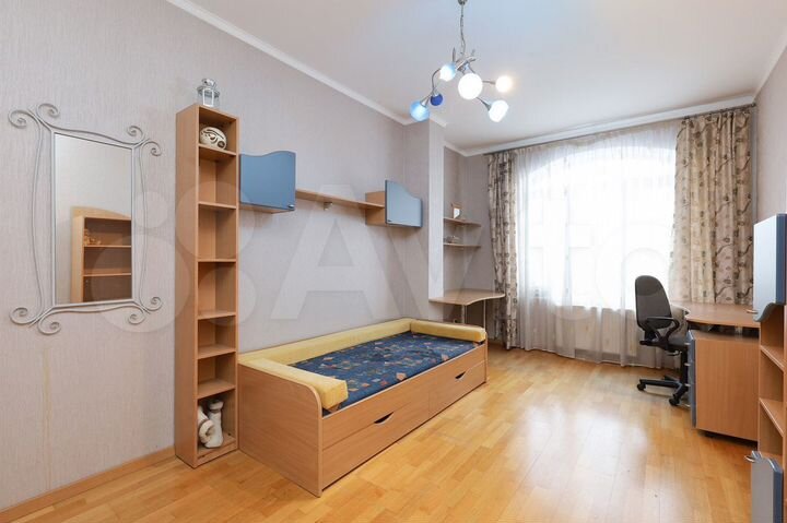4-к. квартира, 202 м², 4/6 эт.