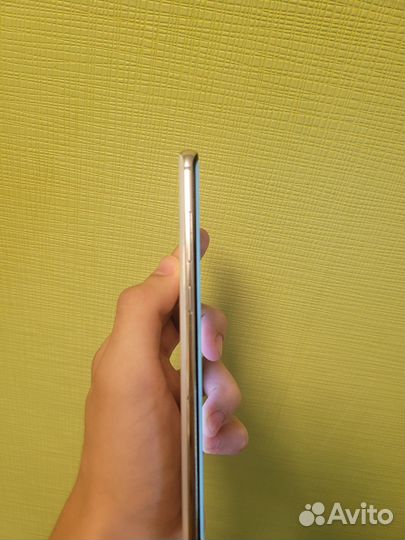 Samsung Galaxy S10+, 8/128 ГБ