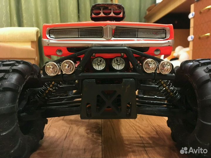 Модель двс Монстр-трака HPI Special Edition Savage