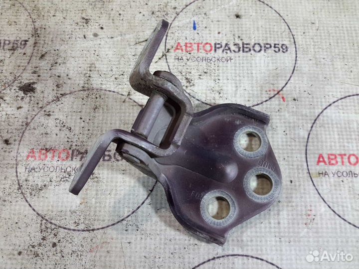 Петля двери SsangYong Kyron