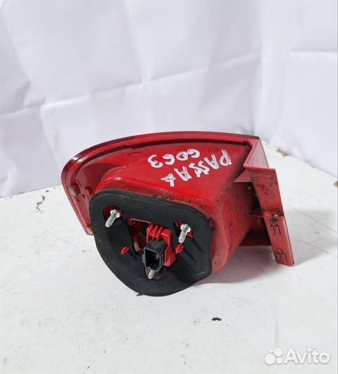 Фонарь правый внешний VW Passat (B6) 2005-2010