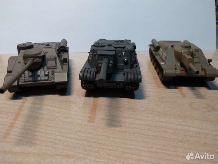 Модель 1:72; су-100;су-122;сау-152